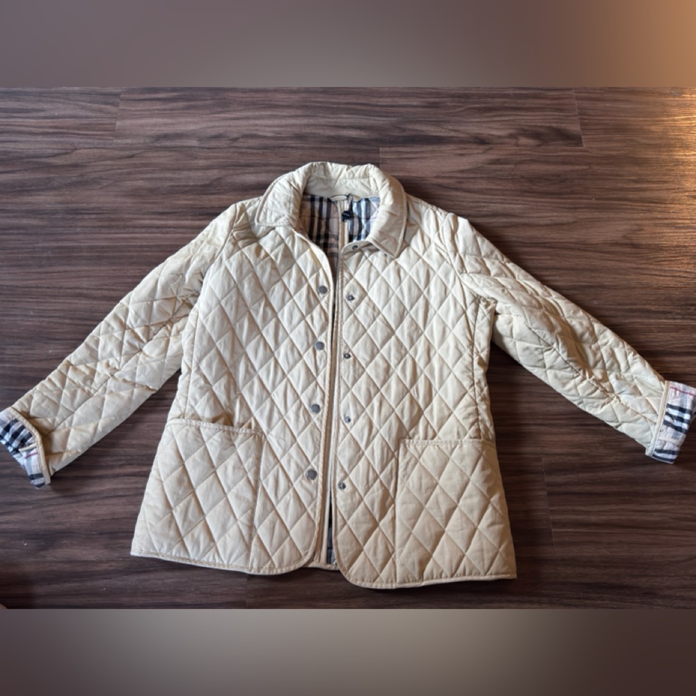 Women’s Vintage Burberry Beige Quilted Jacket Nova Check Lining- Size Small